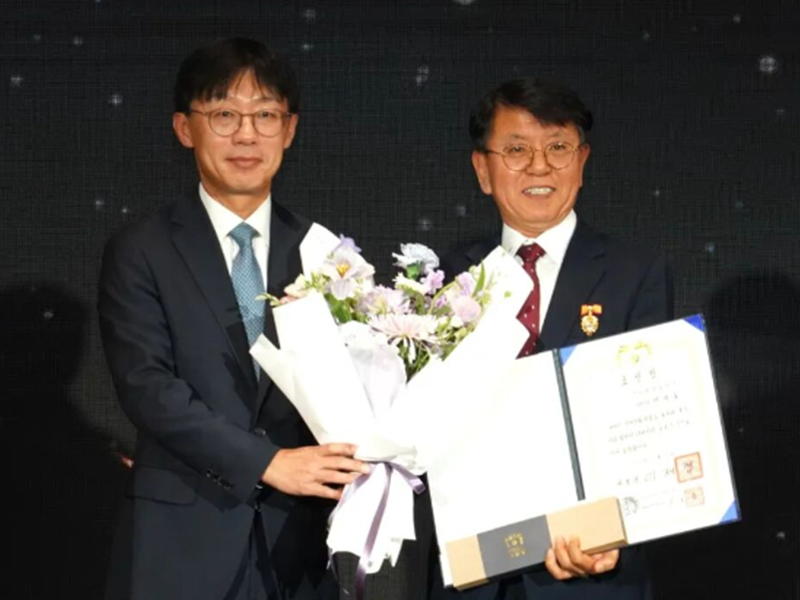 迪恩机床裵圭浩首席副社长接受韩国总统表彰